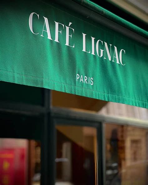 Infographie: Carte et évolution du Café Lignac à Paris avec plats emblématiques et entremets