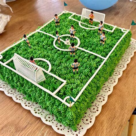 Gâteau terrain de football décoré