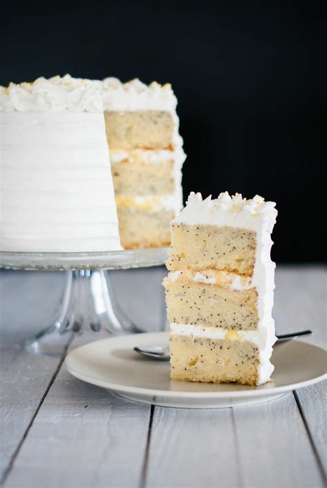 layer cake citron pavot à étages décoré