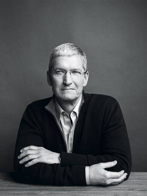 Portrait et timeline de Tim Cook