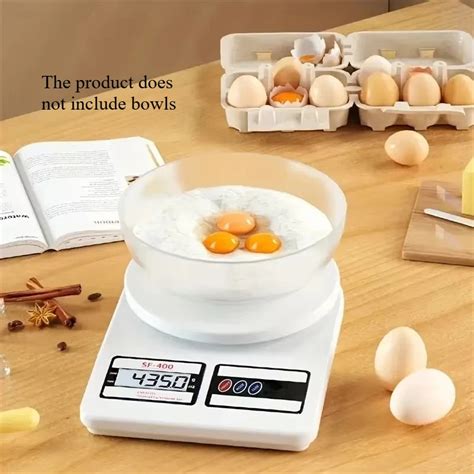 Balance de cuisine pesant des blancs d'oeufs