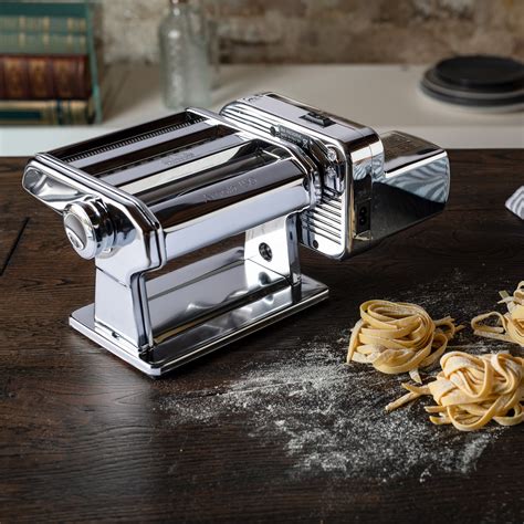 Machine à pâtes électrique