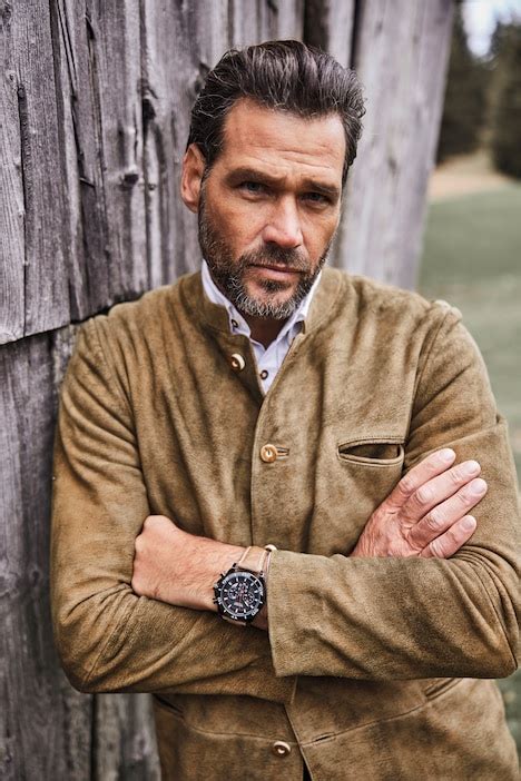 Personne portant une moustache traditionnelle bavaroise