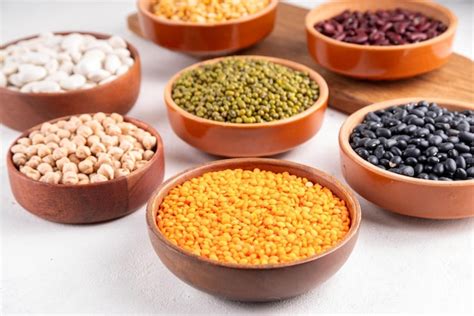Assortiment de lentilles et pois chiches