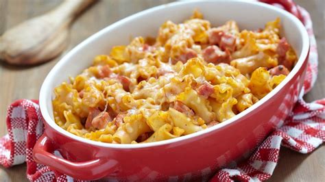 Gratin de crozets au fromage et jambon blanc doré à la sortie du four