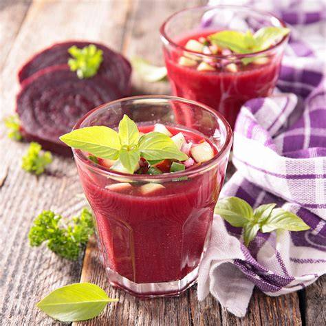 Gaspacho betterave couleur et garnitures