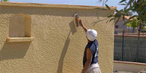 Outils pour la préparation d'un mur en crépi