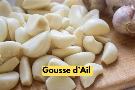 Gousse d'ail et herbes aromatiques fraîches