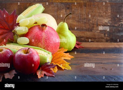 Fruits d'automne : pommes et raisins