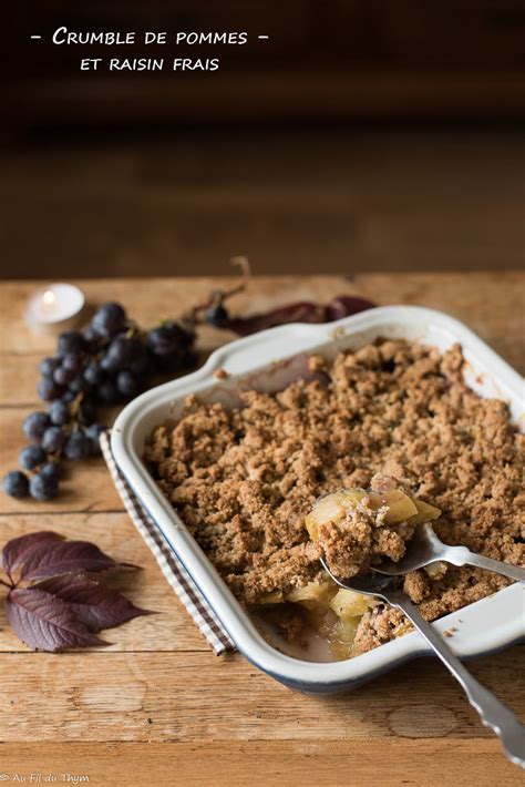 Préparation d'un crumble pomme raisin